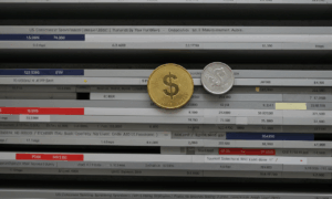 US CONSUMER SPENDING Fatigue: What it Means for Fed Rate Cuts and Your Money